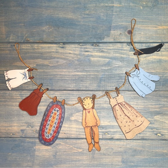 Vintage Wood Clothesline Wall Decor - Picture 14 of 15